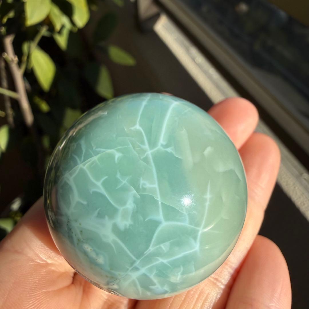 グリーン桜瑪瑙　スフィア　台座付き　丸玉　　44mm 105.9g　自然石①
