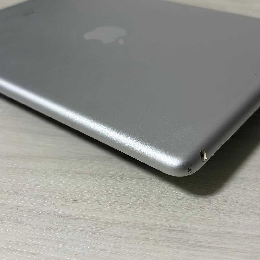 iPad第6世代 32GB シルバー Wi-Fiモデル　バッテリー容量60%