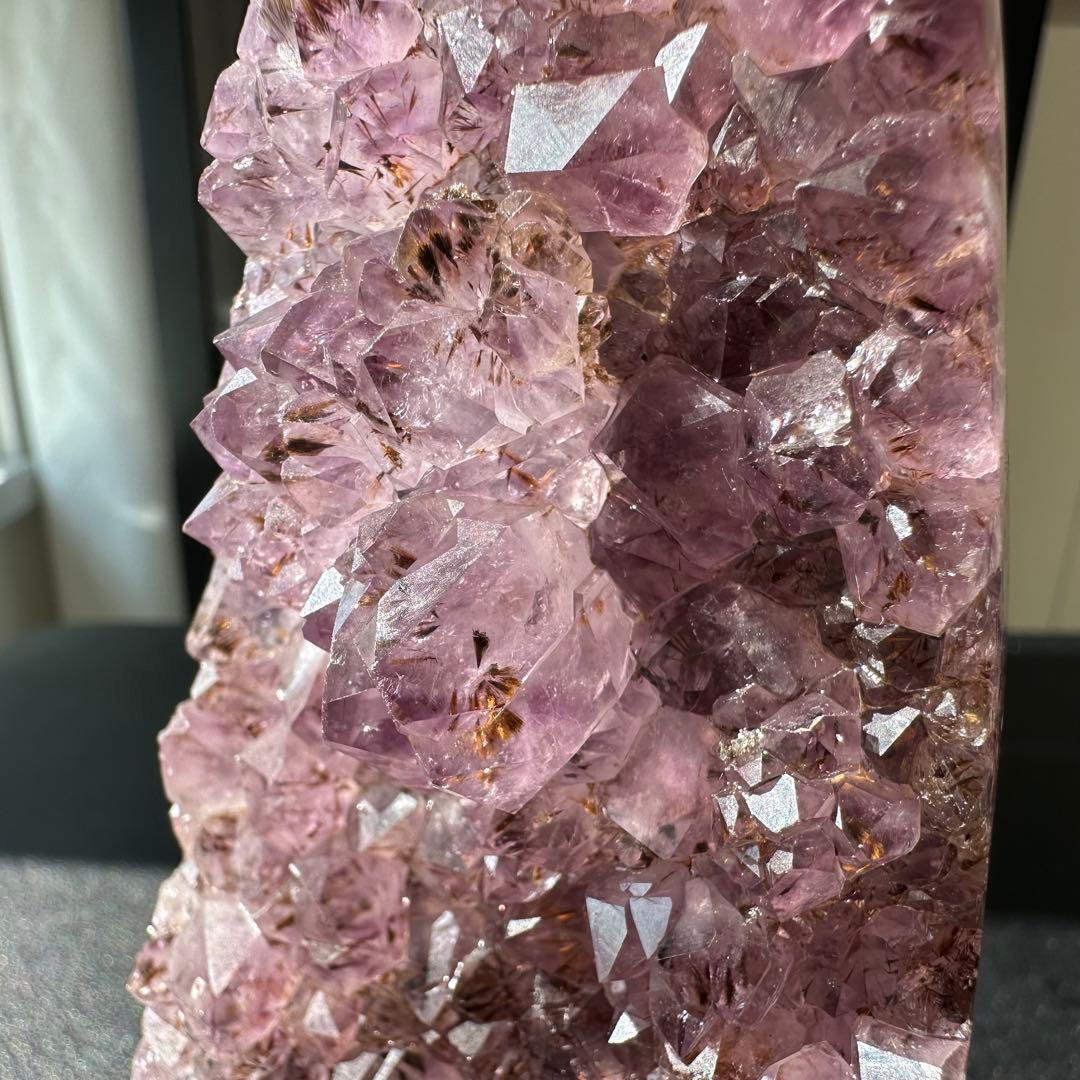 天然石タイチンルチルクォーツ共生アメジストの原石　置物NO.022408