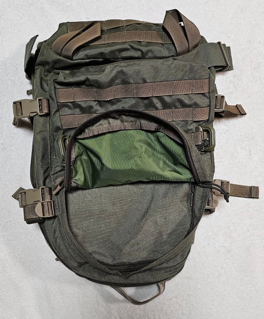 FLYYE MOLLE AIII Backpack RG 容量拡張サブバッグ付き