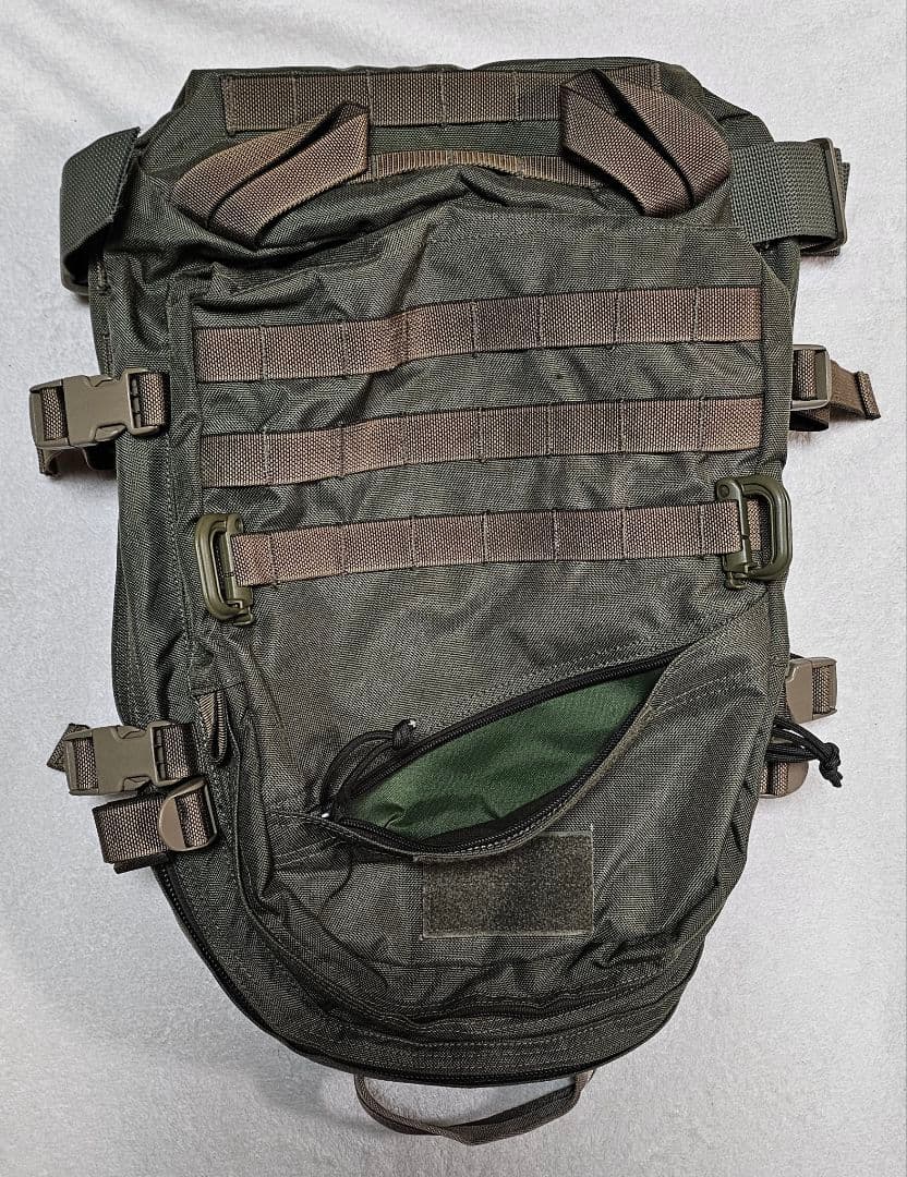 FLYYE MOLLE AIII Backpack RG 容量拡張サブバッグ付き