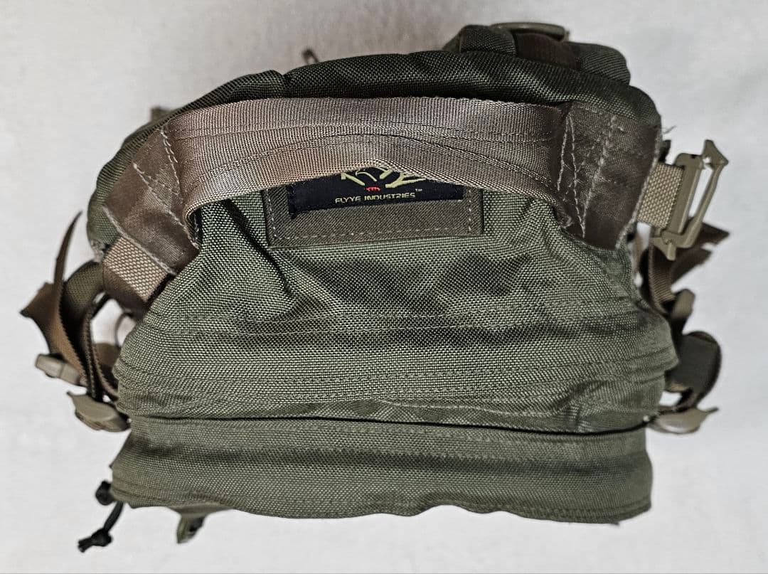 FLYYE MOLLE AIII Backpack RG 容量拡張サブバッグ付き