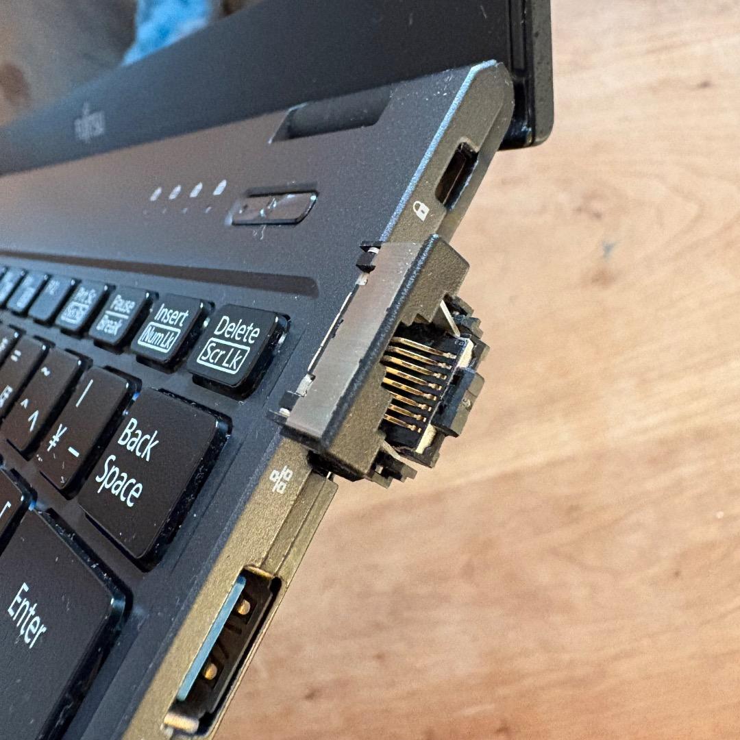 中古【富士通】LIFEBOOK U938/S