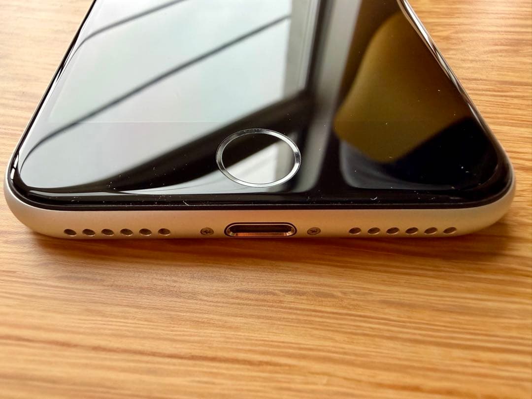 iPhone SE 第2世代128GB White SIMフリー