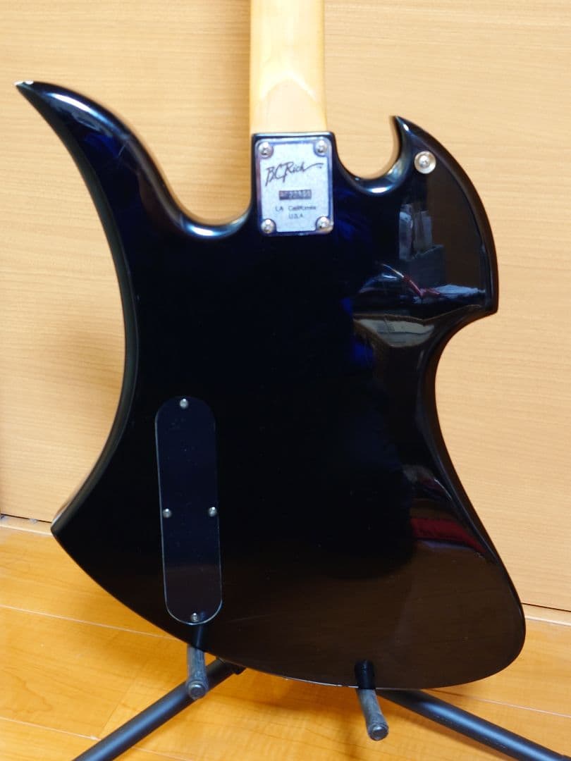 B.C.Rich モッキンバード hide エレキギター
