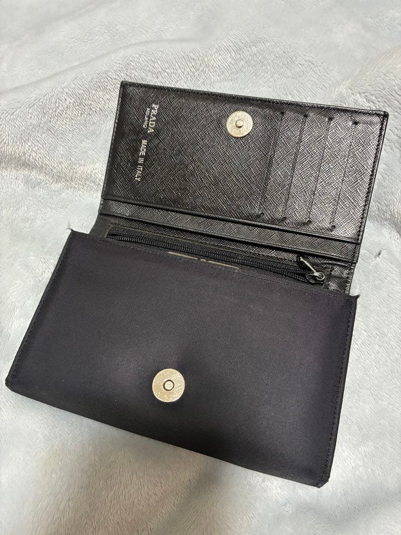 PRADA 財布　黒