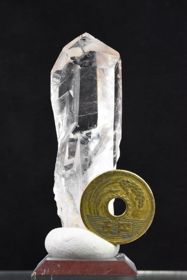 ガネーシュヒマール ラパ産 剥離痕だらけのクリアポイント