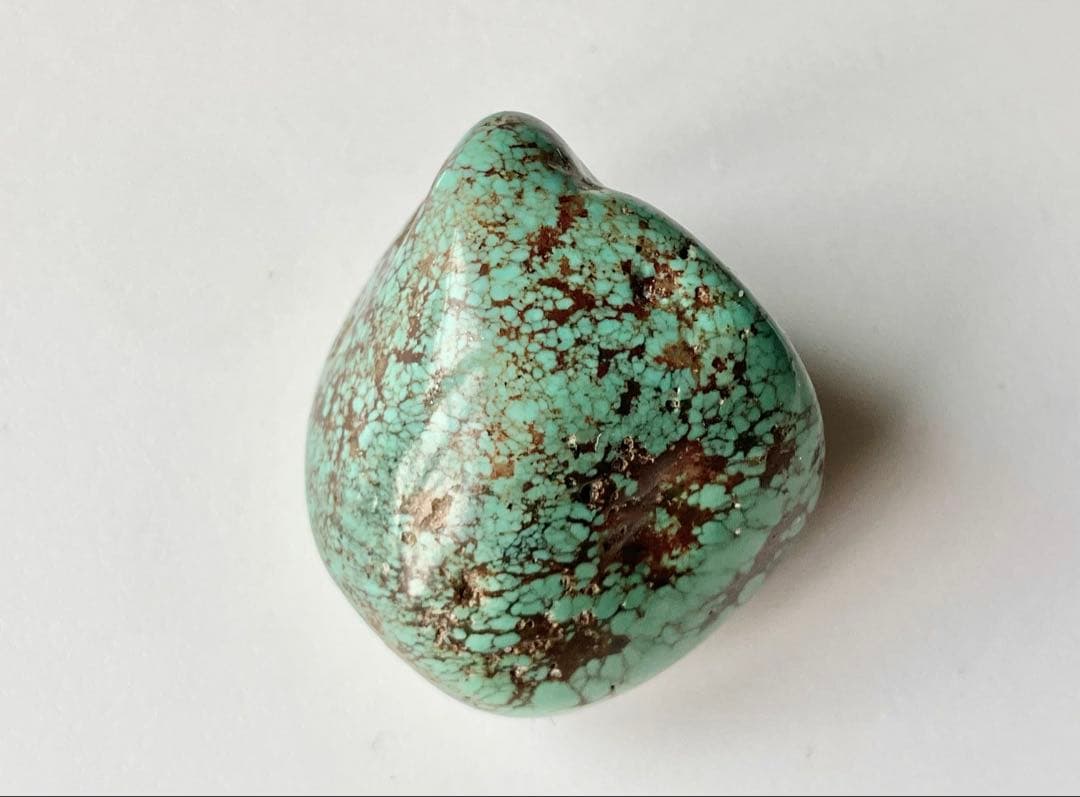 キングマンターコイズ　磨き石　グリーンターコイズ　スパイダーweb