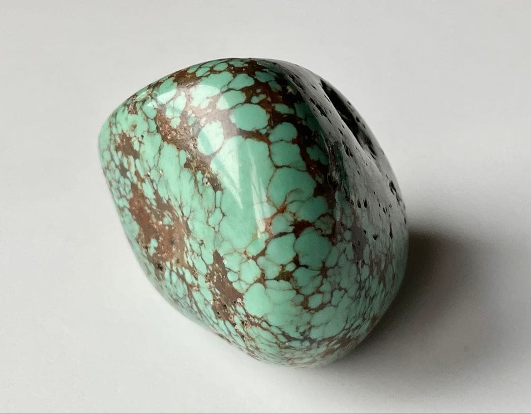 キングマンターコイズ　磨き石　グリーンターコイズ　スパイダーweb