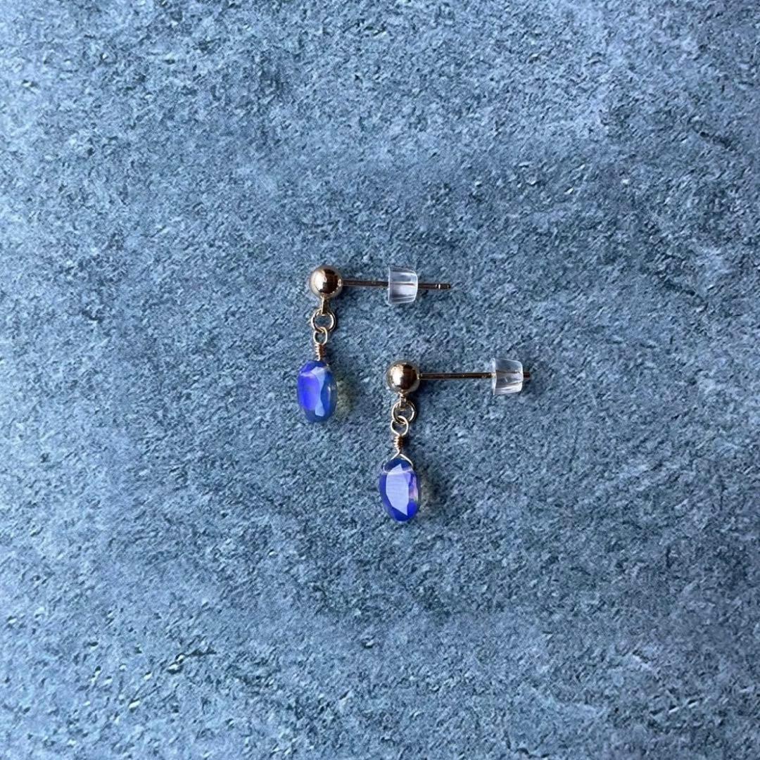 ファセットカット ネイビーカラーオパール ピアス