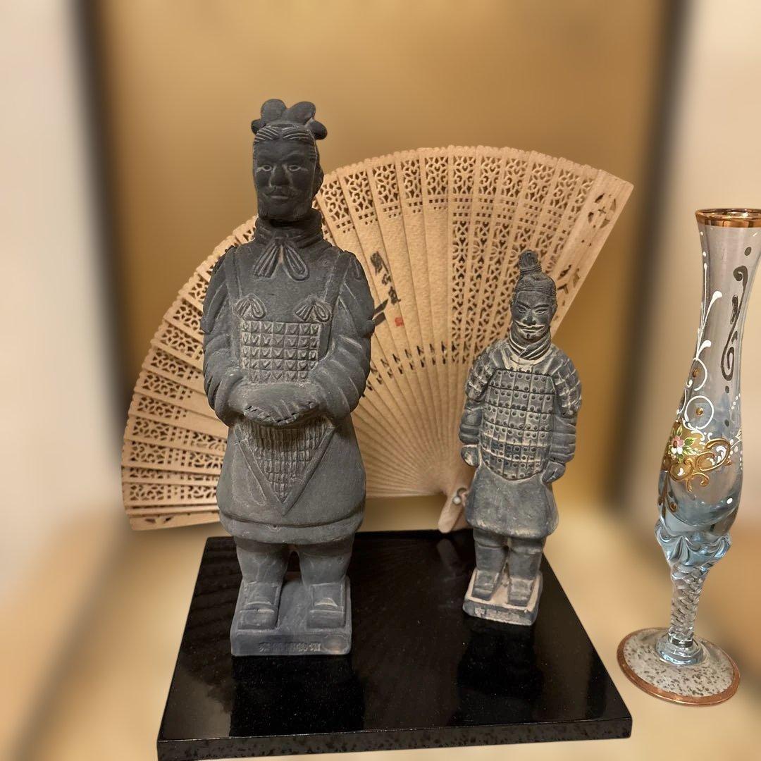 陶器製 兵士の像 大小セット (ケースごと)