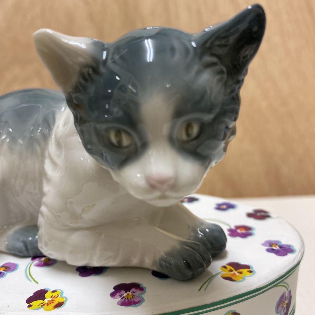 リヤドロ　リボン　猫　フィギュリン