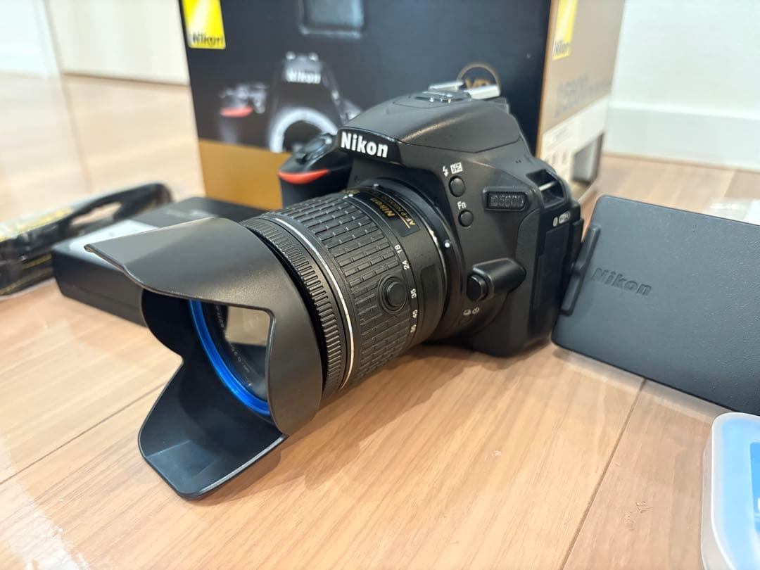 Nikon D5600 18-55 VR レンズキット　70-300レンズ付き