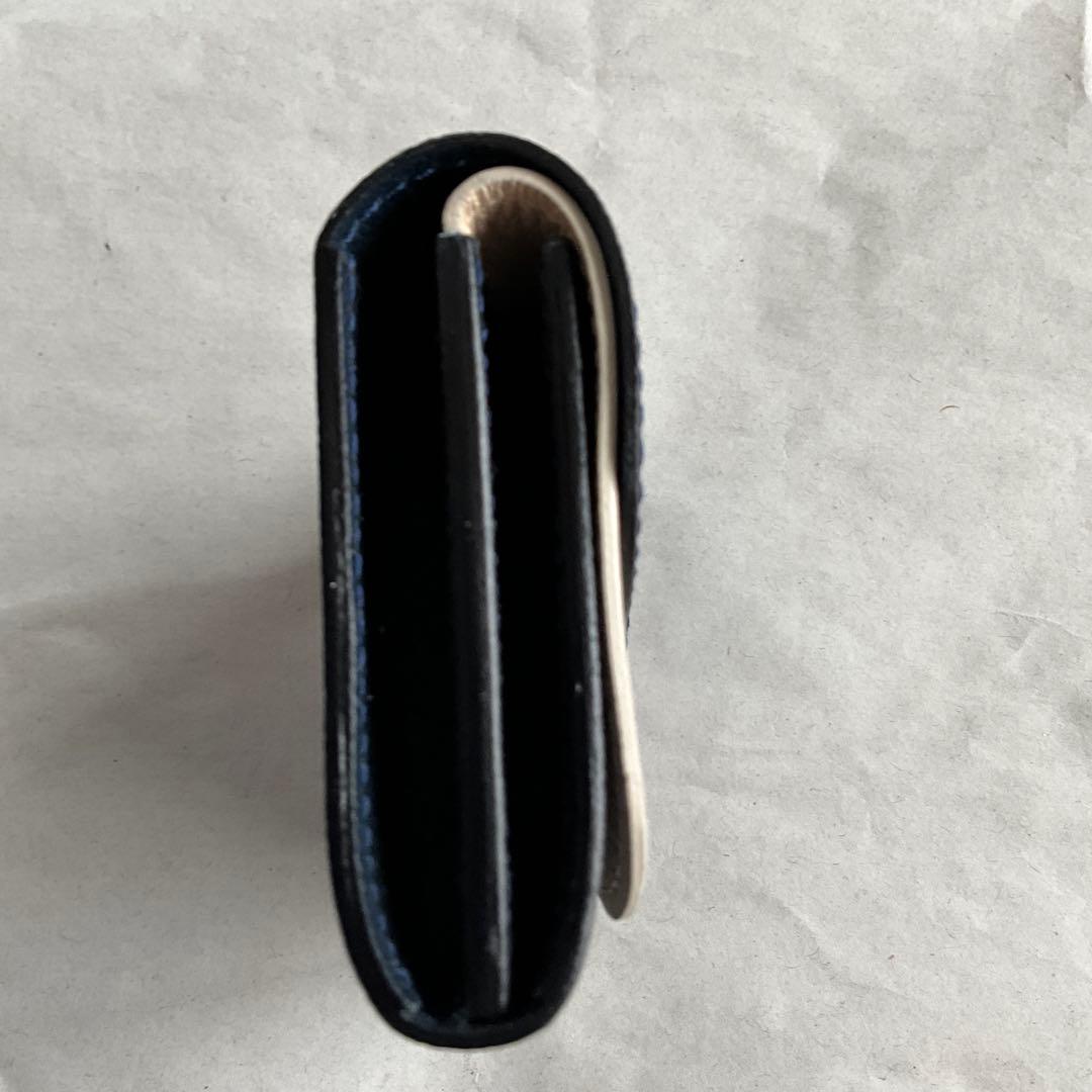 ケース　スナップボタン付き　三つ折り　財布 ネイビー　イタリア製