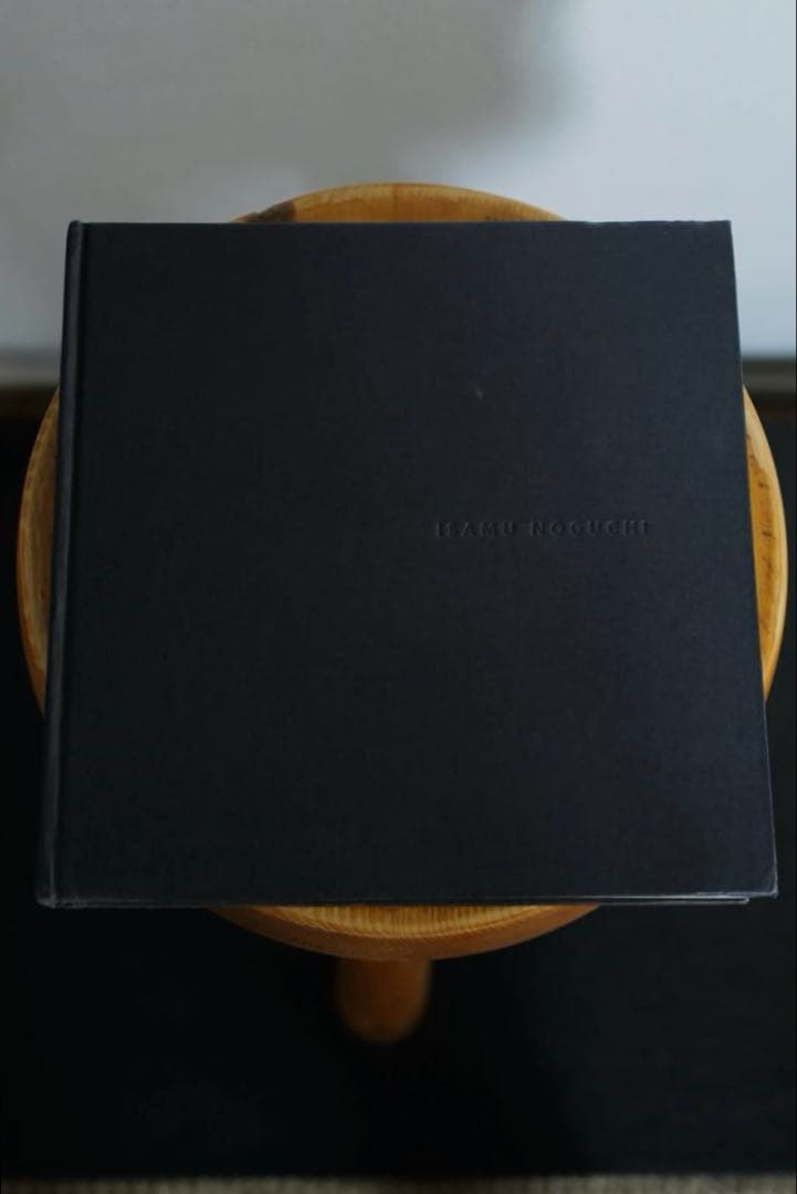 置物 Isamu Noguchi Art Book