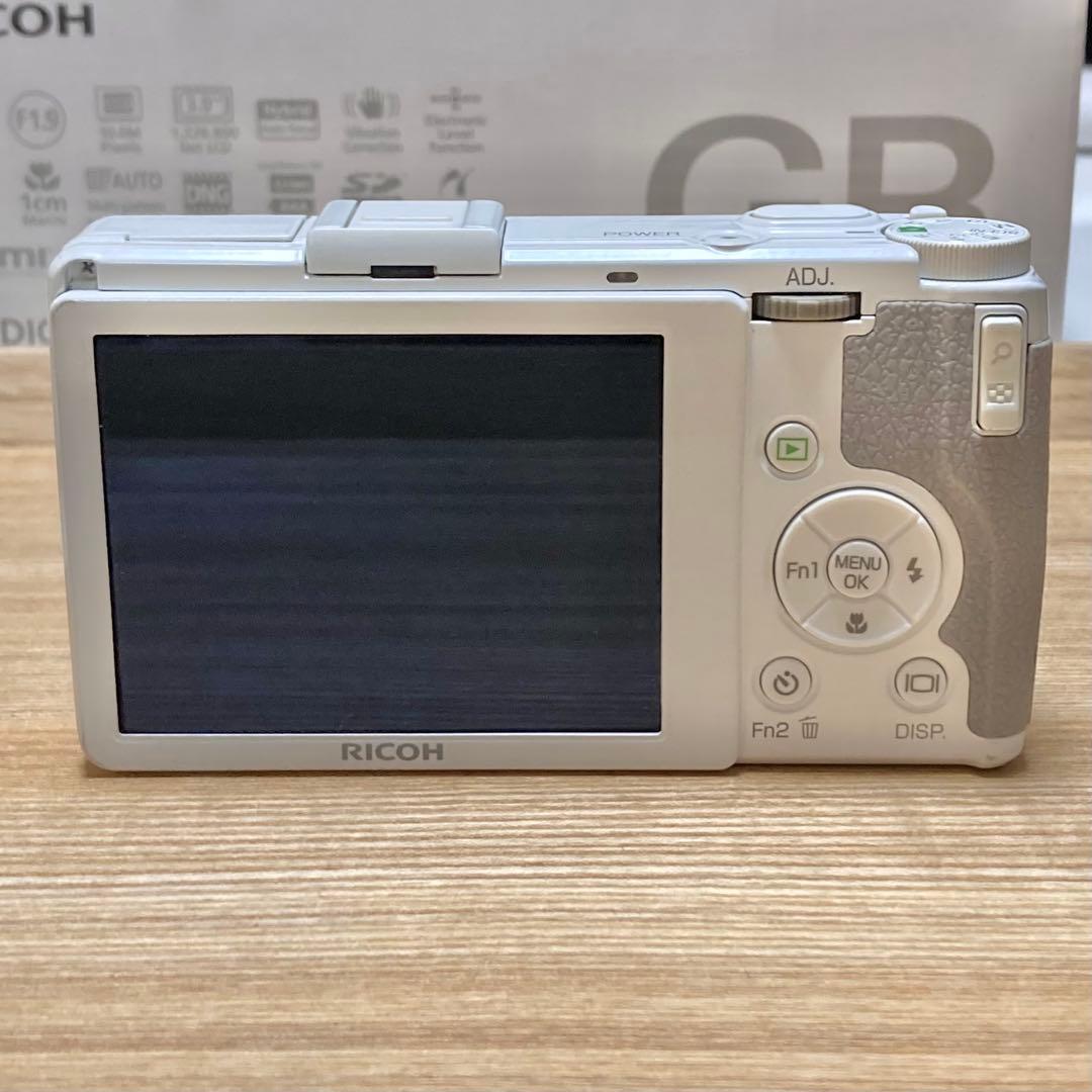 RICOH GR DIGITAL Ⅳ ホワイト エディション