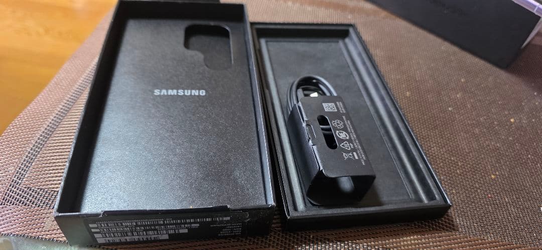 【海外版美品】グローバル版　Galaxy S23 Ultra 512GB