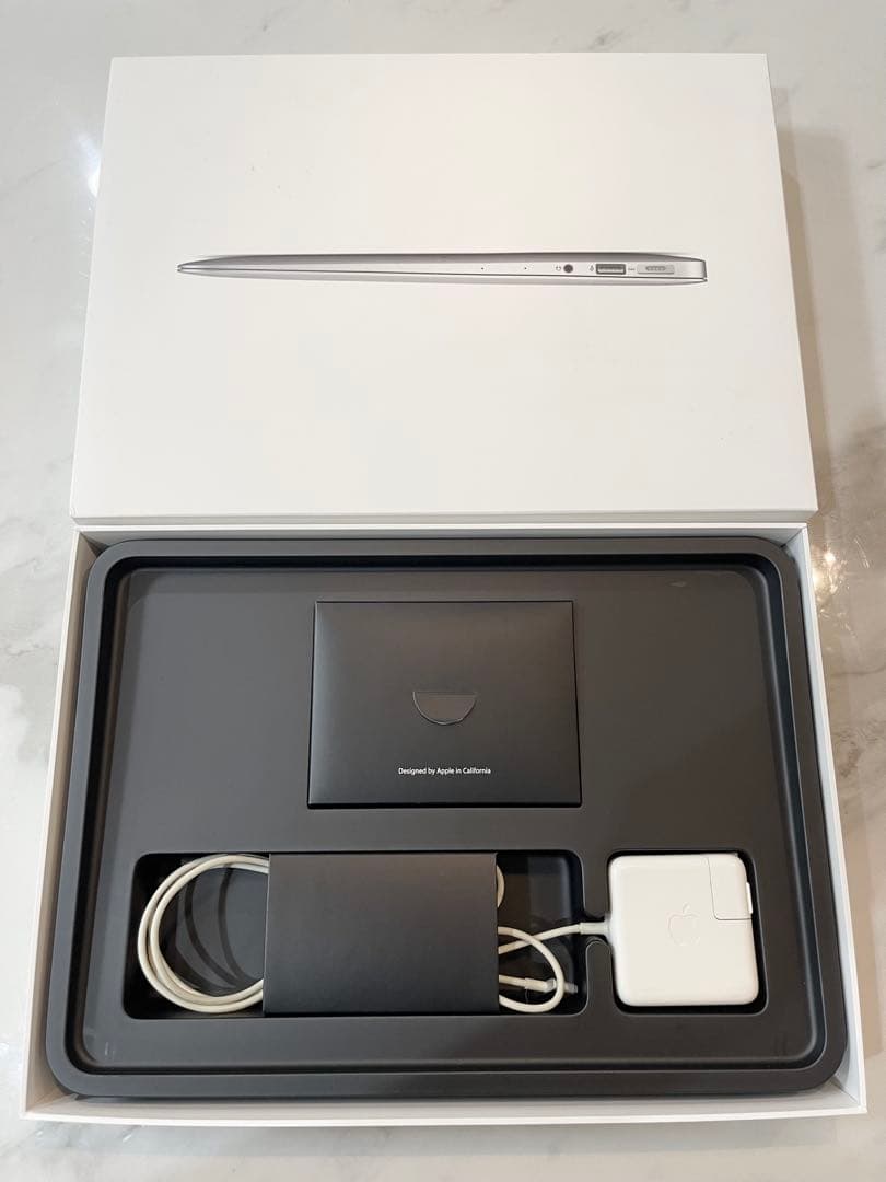 【美品】MacBook Air (13-inch Early 2014)
