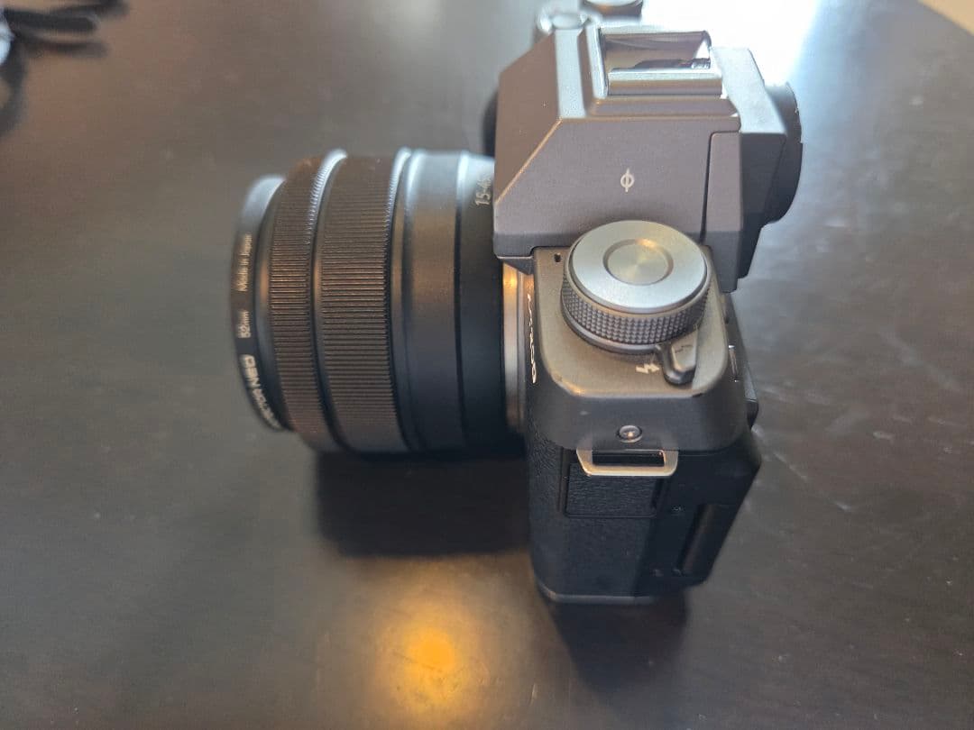 Fujifilm X-T200 ミラーレス一眼 本体とレンズ付き