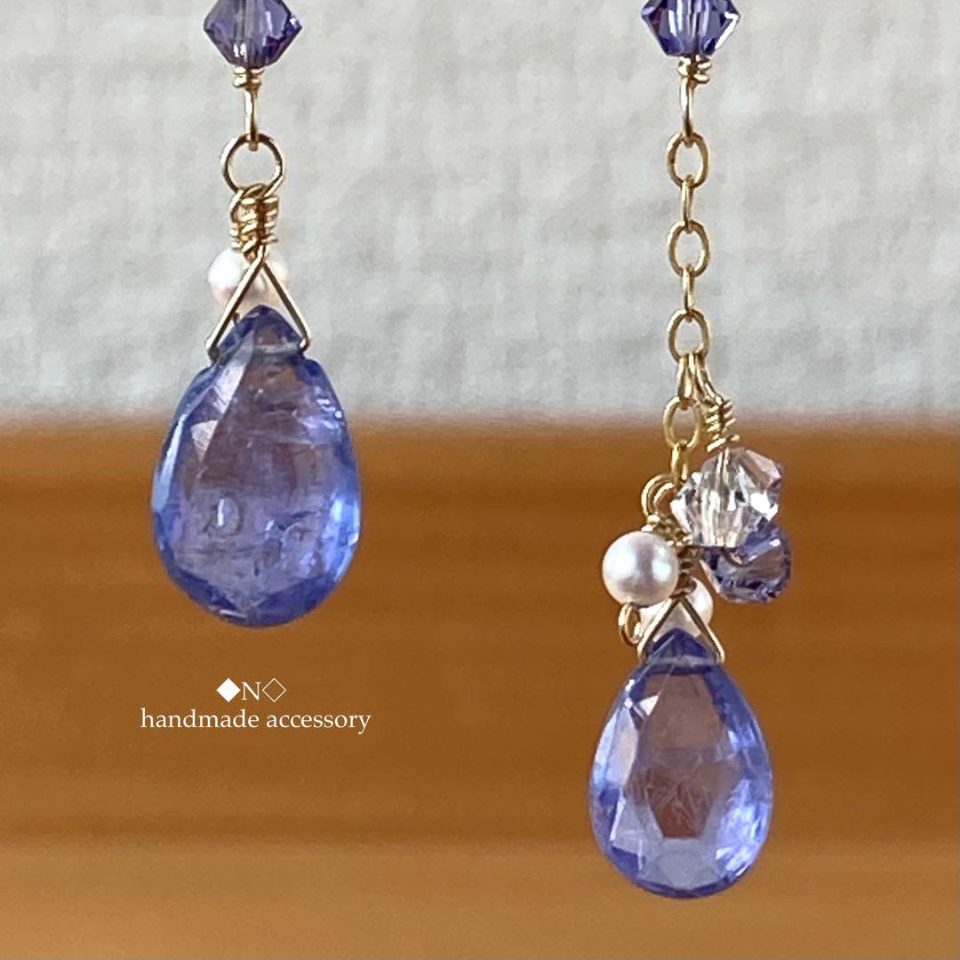 天然石 宝石質タンザナイトのイヤリング 小さな淡水パール アシンメトリー