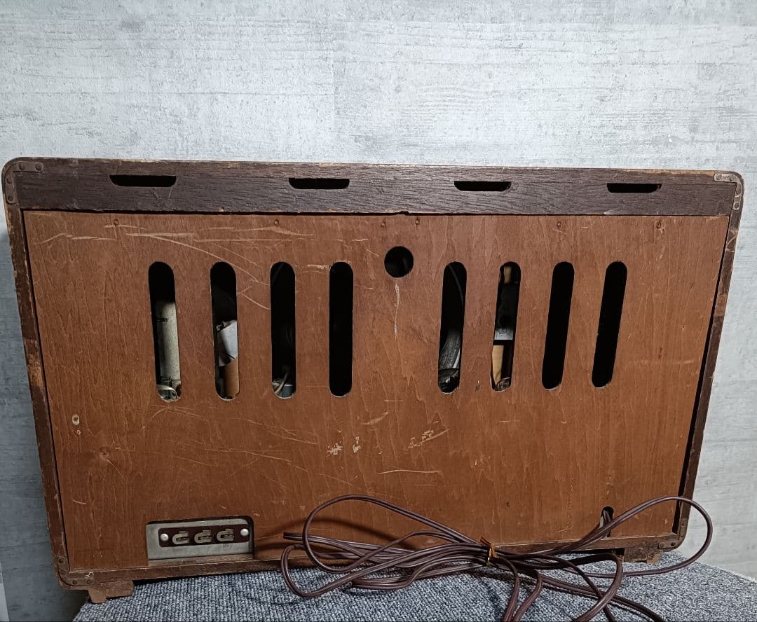 ジャンク品、National AX-530 真空管ラジオコレクター品、通電確認