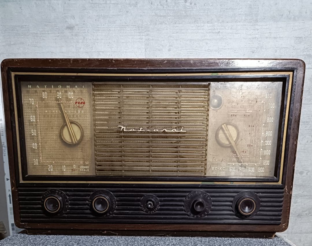 ジャンク品、National AX-530 真空管ラジオコレクター品、通電確認