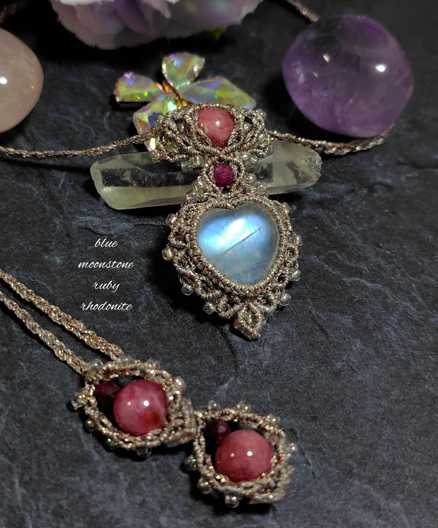 ♡ブルームーンストーン（ペリステライト）ロードナイト・ルビーのマクラメネックレス