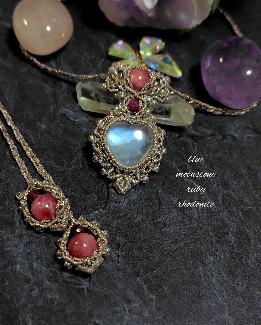 ♡ブルームーンストーン（ペリステライト）ロードナイト・ルビーのマクラメネックレス