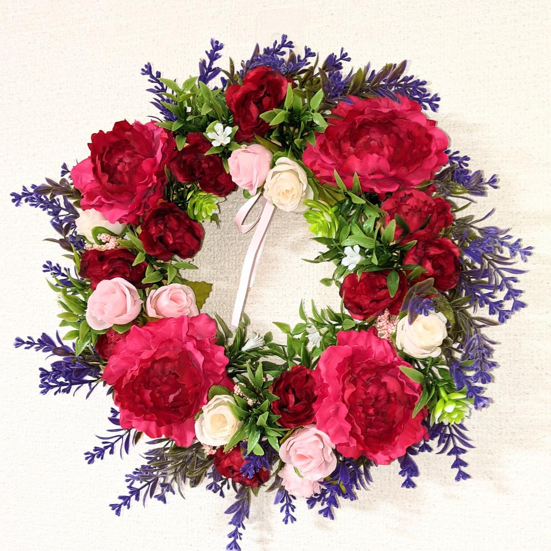 真っ赤なラナンキュラスとラベンダーのリース