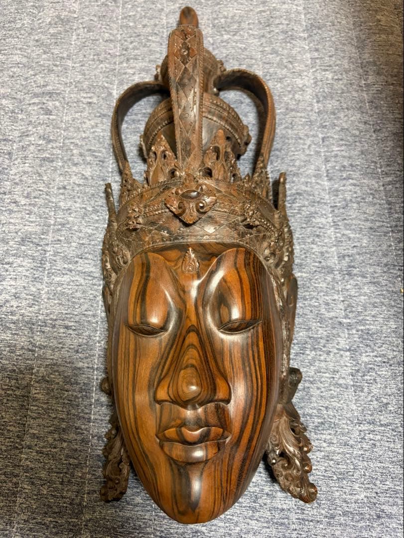 バリ島　希少民芸品木彫インテリアる神仏縦48cm横17cm現状品