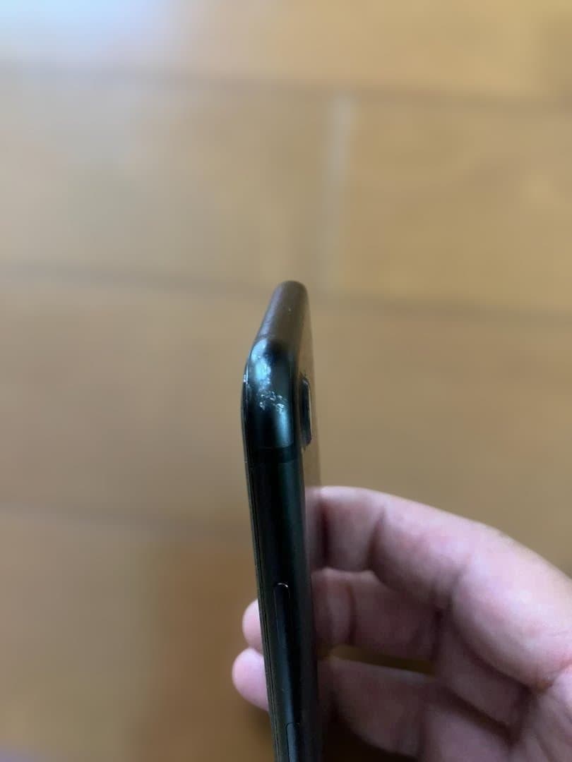 Phone SE(第3世代) 64GB と iPhone7 128GB 2台