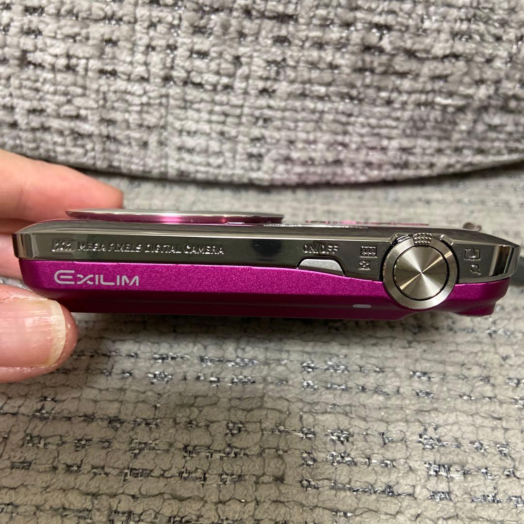 CASIO EXILIM パープル デジタルカメラ 本体と付属品