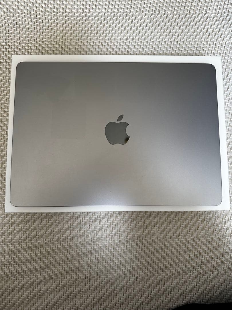 M3チップ搭載13インチ MacBook Air - スペースグレイ 256GB
