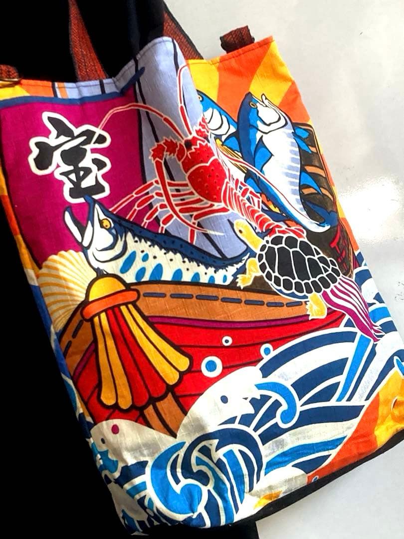 希少　フォロー1000円引しました　めでたい　珍しい大漁旗海の生物トートバッグ