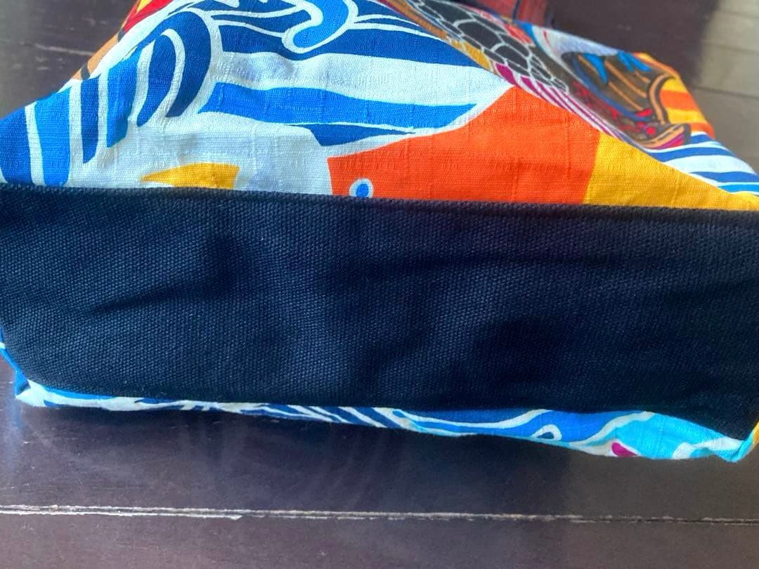 希少　フォロー1000円引しました　めでたい　珍しい大漁旗海の生物トートバッグ