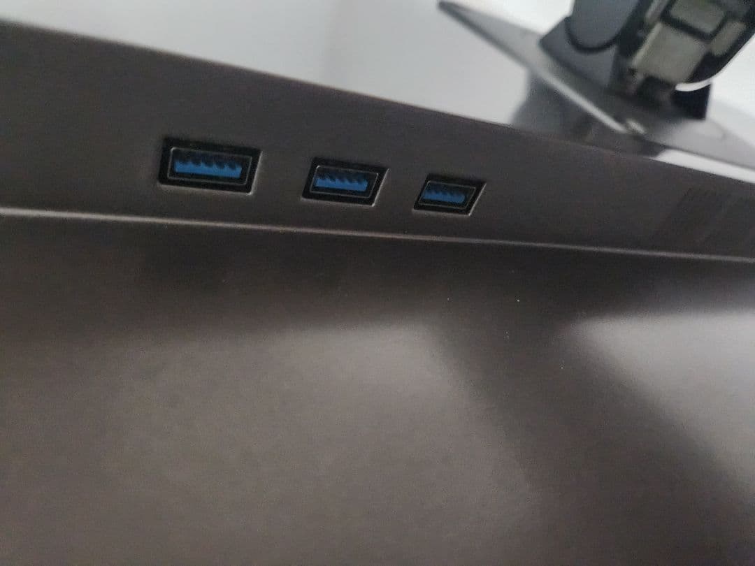 32インチ WQHD 165Hz 金属筐体 IPS 広色域 縦回転 スピーカー