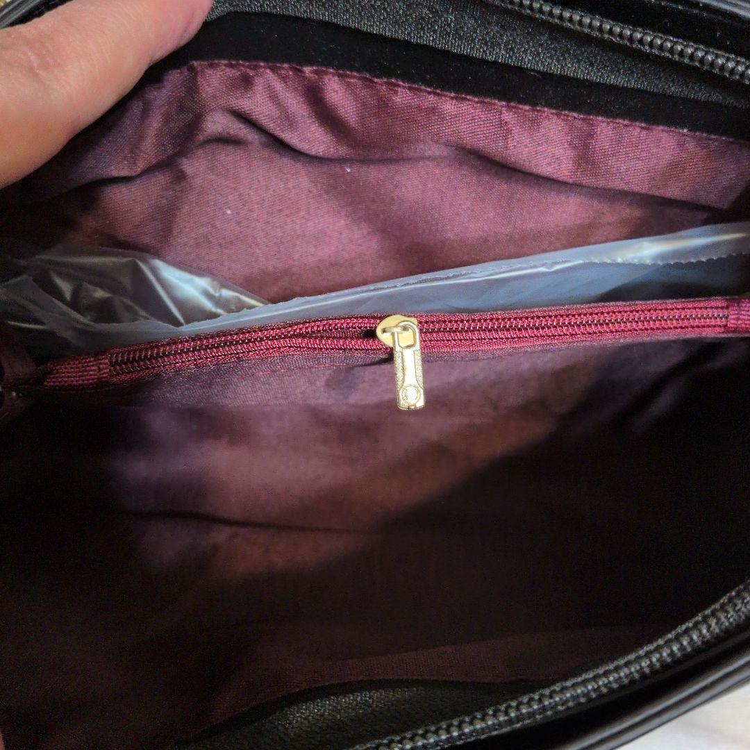 新品未使用ノベルティCHANELチャーム2つ　ショッパー付き　社外品バッグ