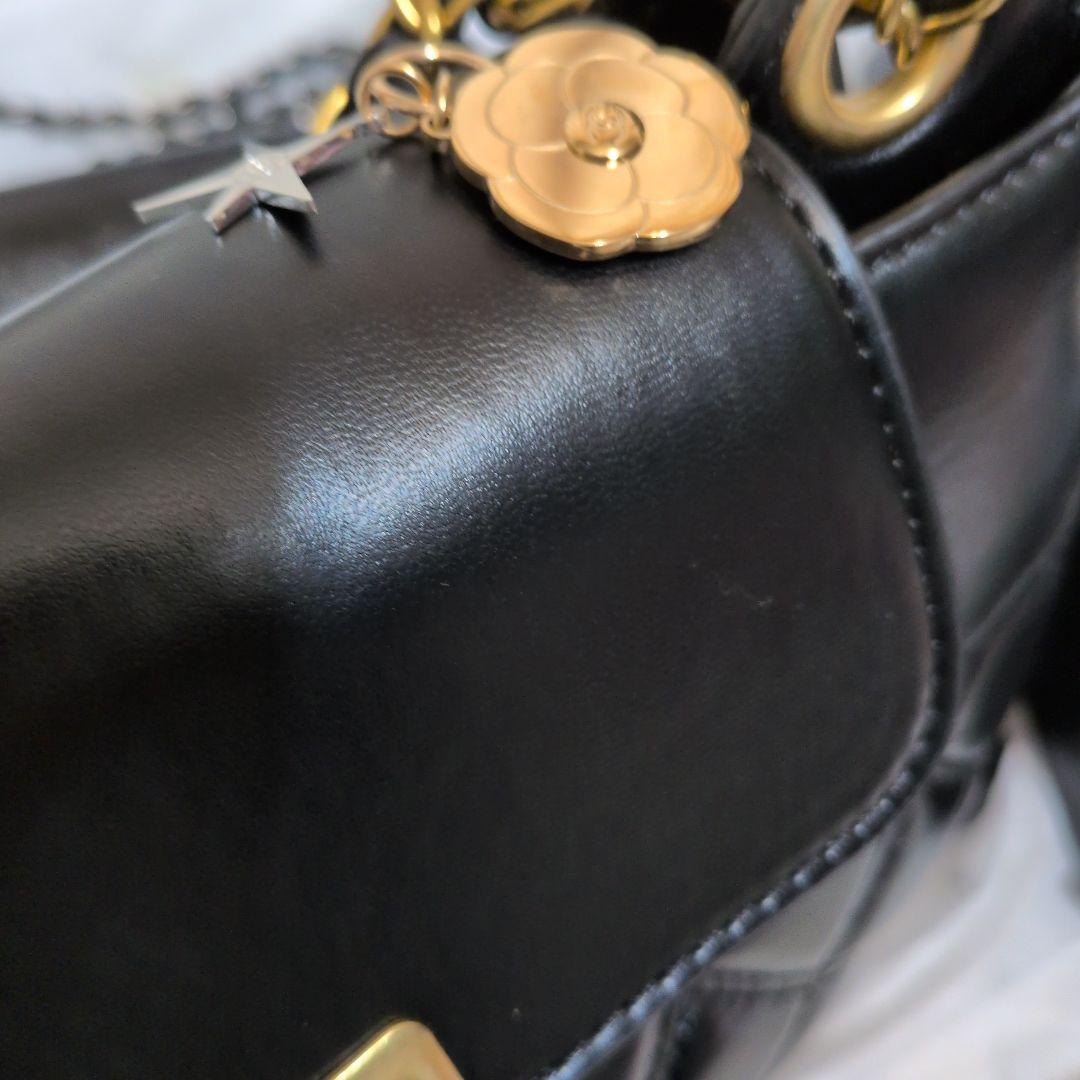 新品未使用ノベルティCHANELチャーム2つ　ショッパー付き　社外品バッグ