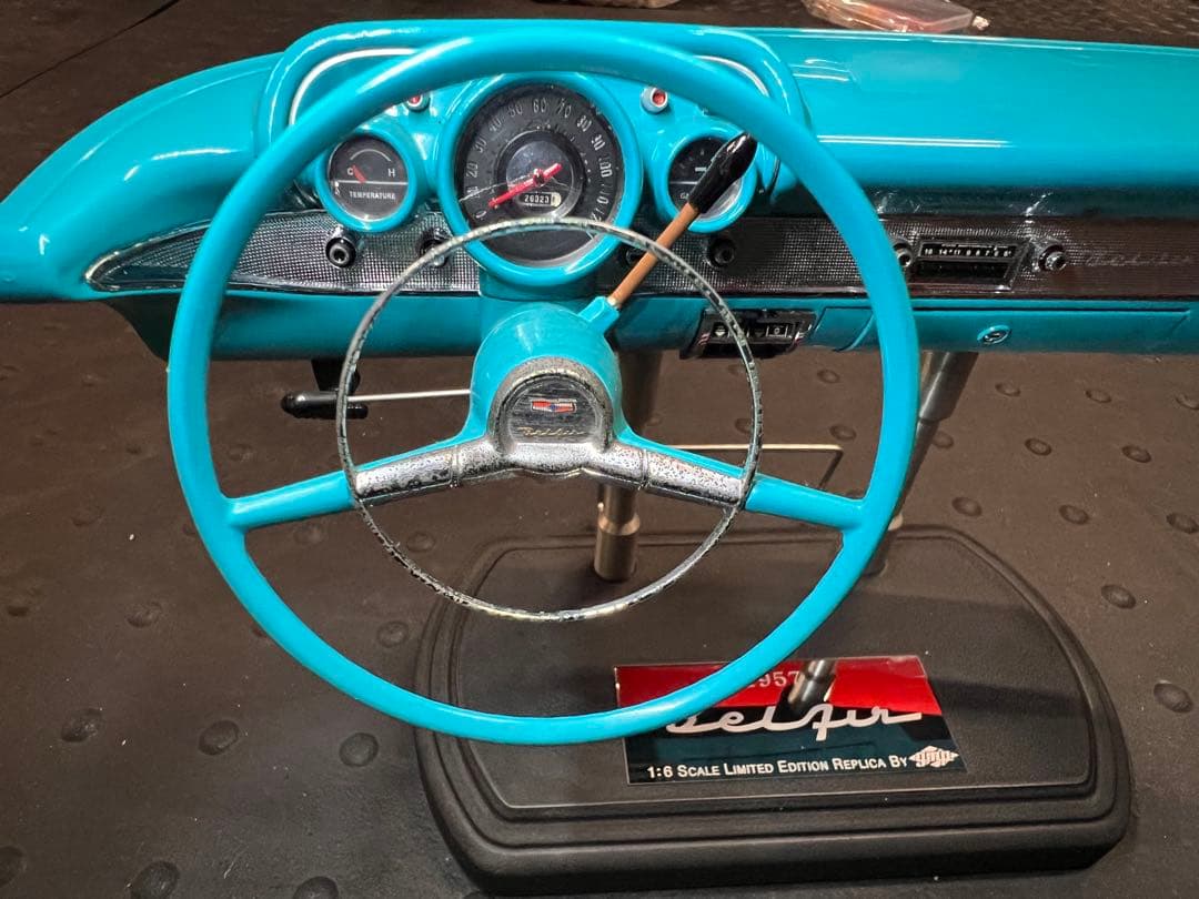シボレー 1957 ベルエア ダッシュボード レプリカ ブルー1:6 GMP