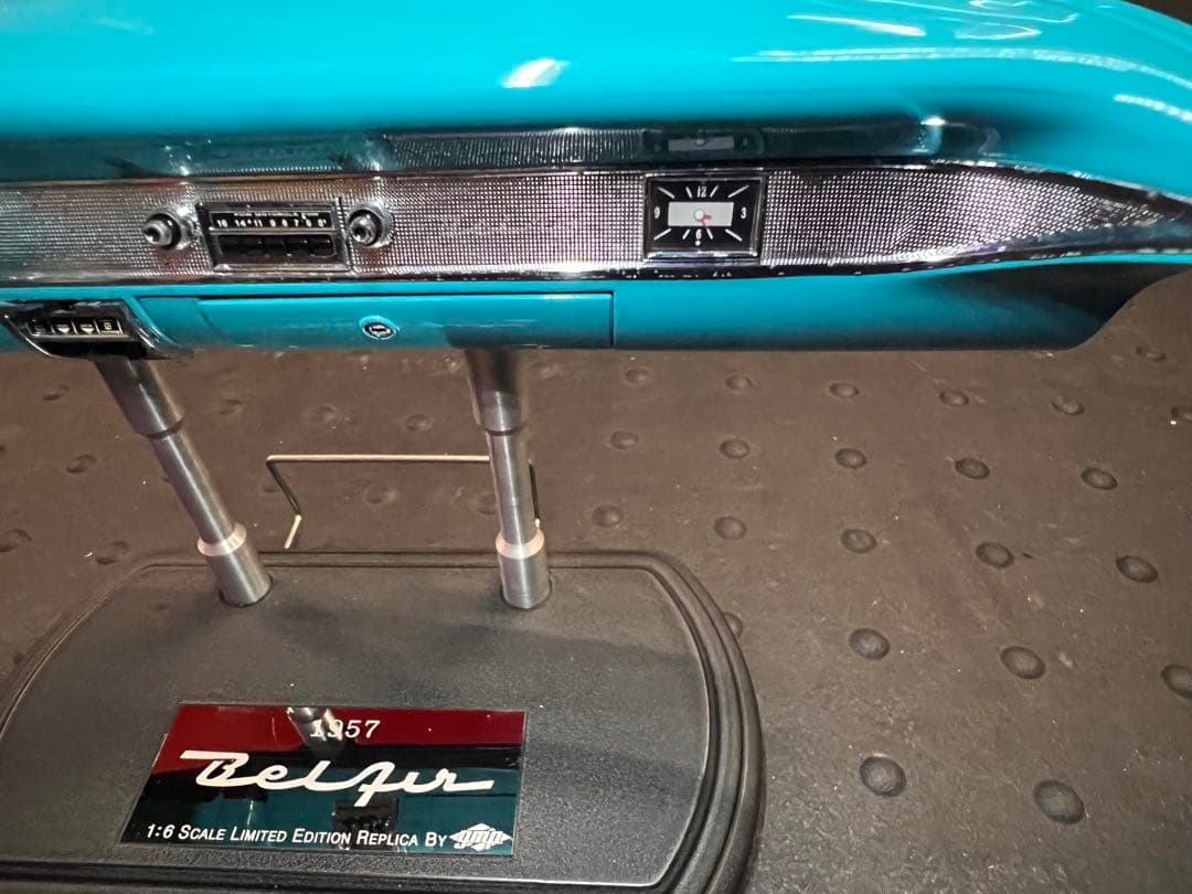 シボレー 1957 ベルエア ダッシュボード レプリカ ブルー1:6 GMP