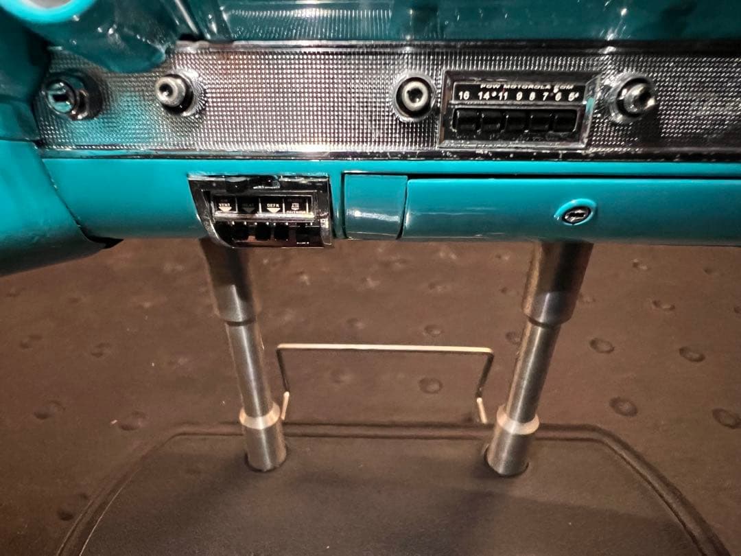 シボレー 1957 ベルエア ダッシュボード レプリカ ブルー1:6 GMP