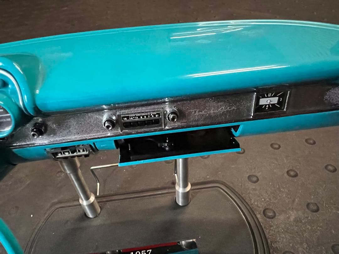 シボレー 1957 ベルエア ダッシュボード レプリカ ブルー1:6 GMP