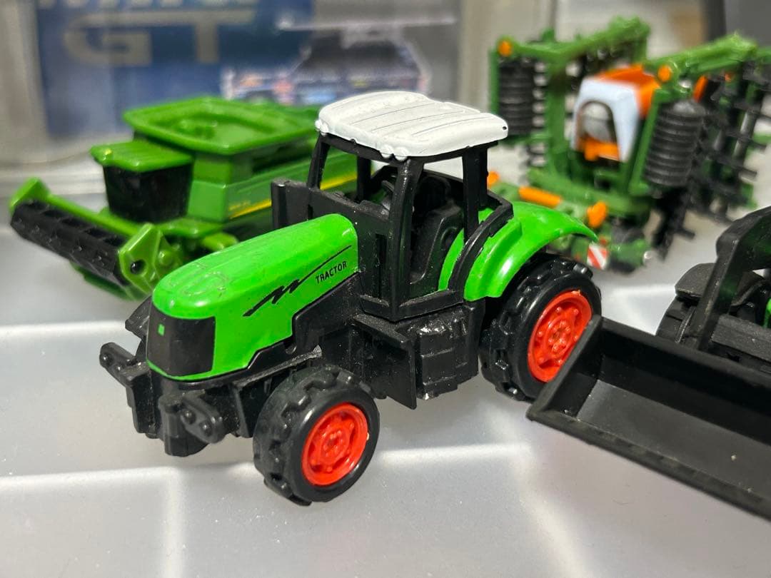 トラクター　コンバイン　ミニカー　セット