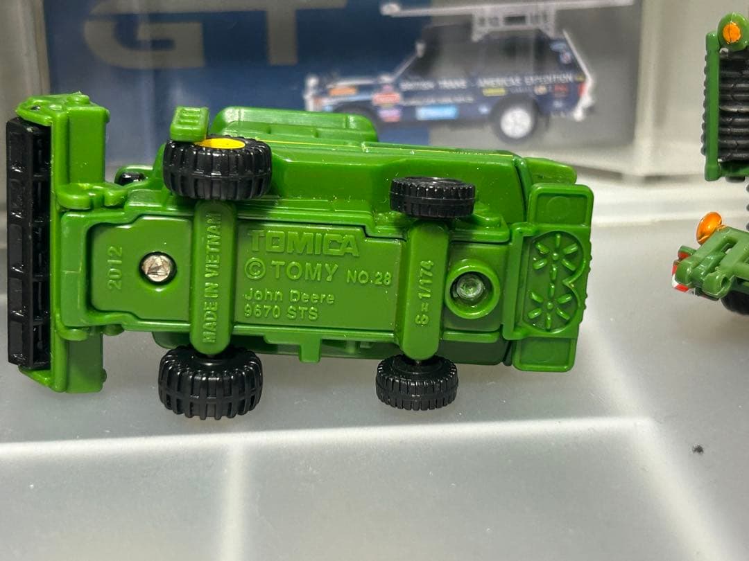 トラクター　コンバイン　ミニカー　セット