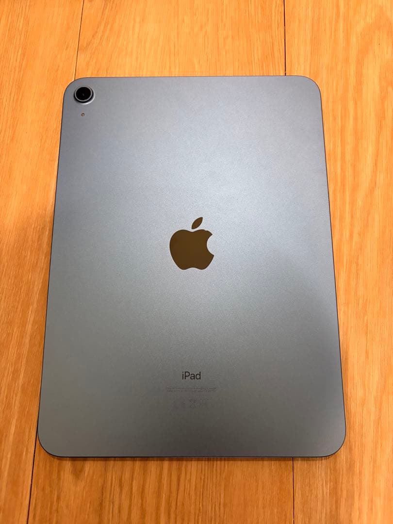 iPad 第10世代 64GB ブルー / Logicoolキーボード付き