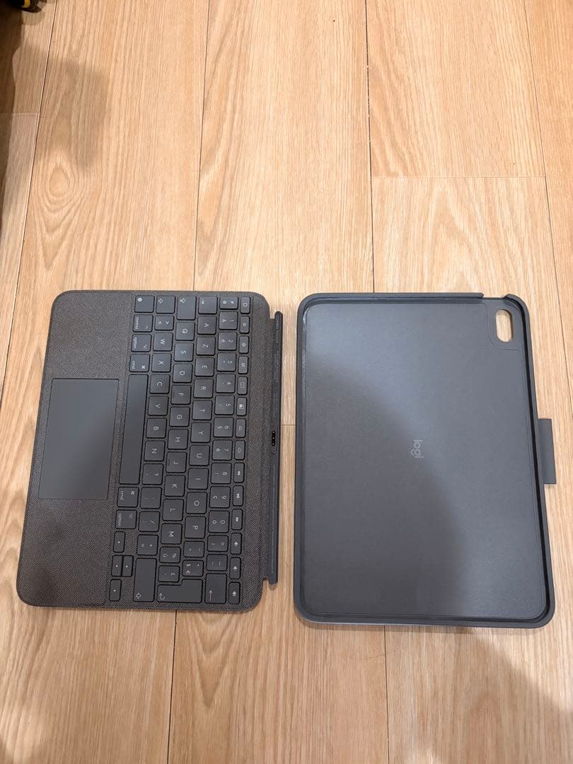 iPad 第10世代 64GB ブルー / Logicoolキーボード付き