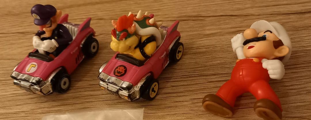 スーパーマリオめじるしアクセサリー11個セットホットウィールミニカー+フィギュア