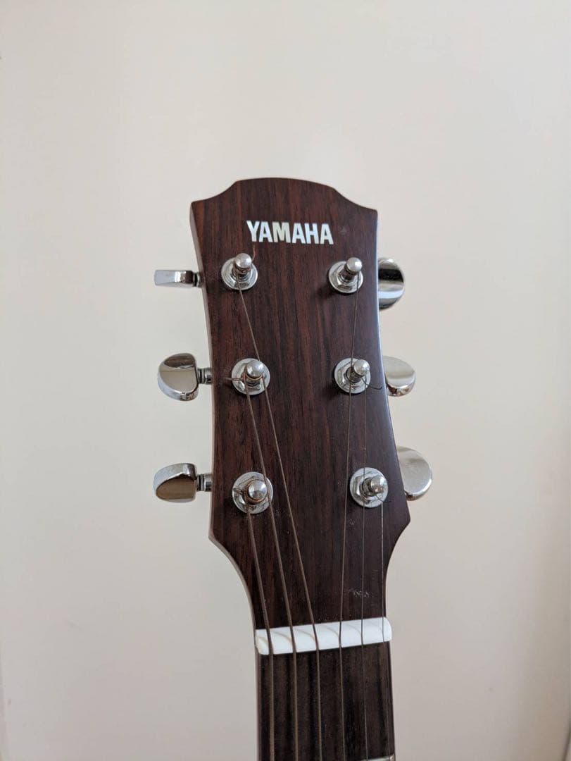 YAMAHA AC1M ケース・カポ・チューナー付きエレアコギター 新弦付き