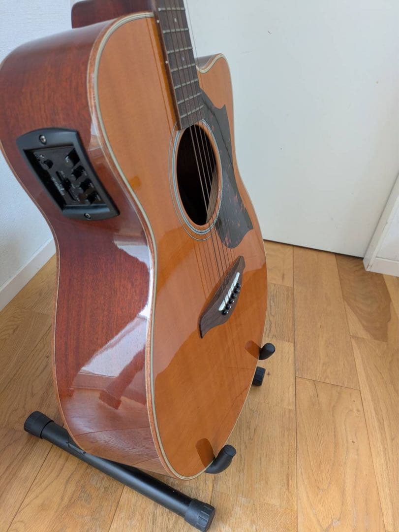 YAMAHA AC1M ケース・カポ・チューナー付きエレアコギター 新弦付き