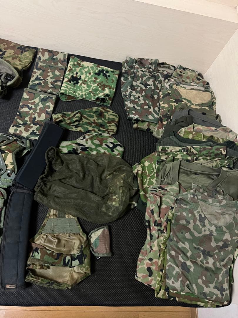 迷彩服…迷彩サポーター…迷彩グッズまとめ売り